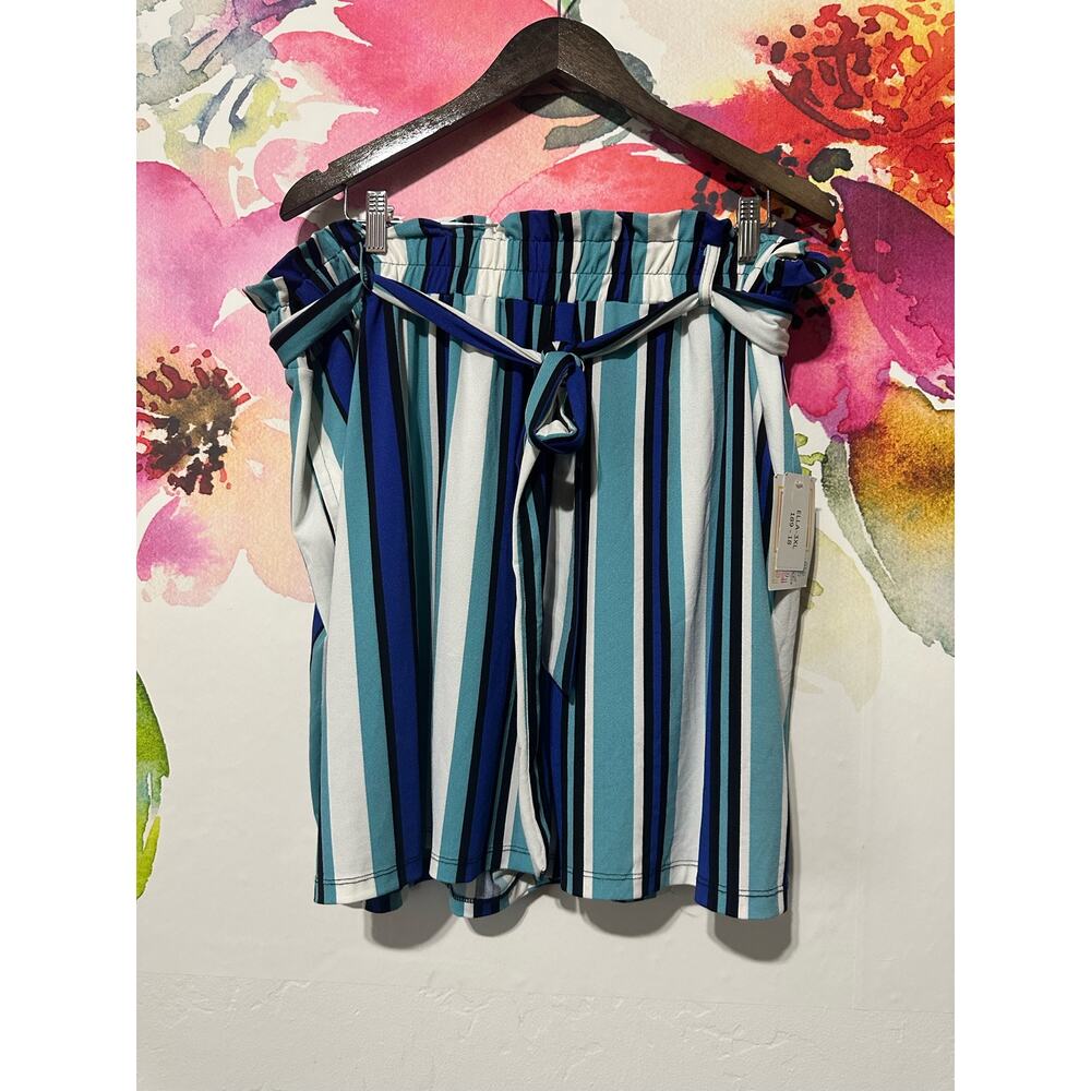 LuLaRoe - Ella - 3XL - Plus Size Shorts - Striped Blue and White - NEW WITH TAGS